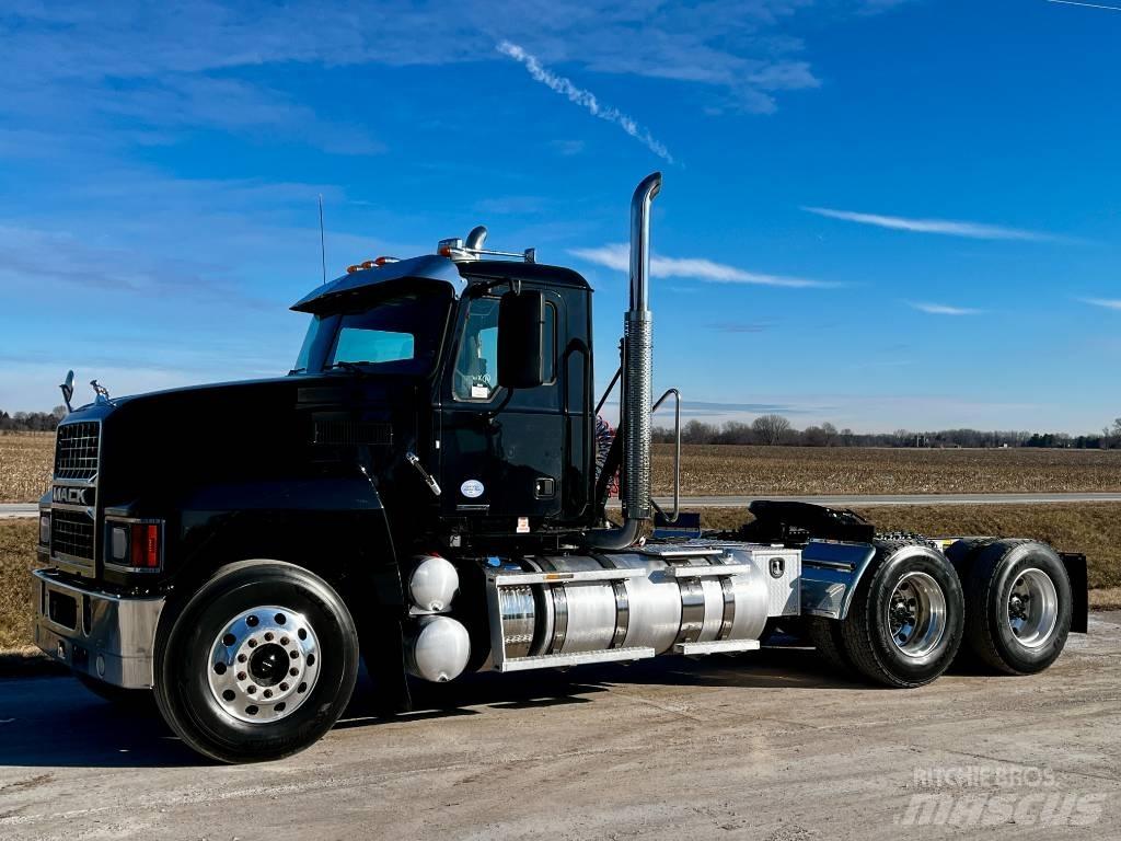 Mack Pinnacle Autotractoare