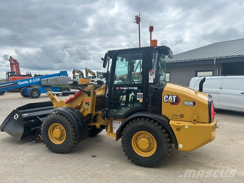 CAT 906 Incarcator pe pneuri