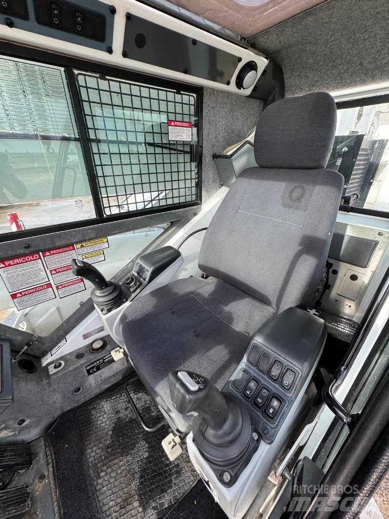 Grove RT 550 E Macara pentru orice teren
