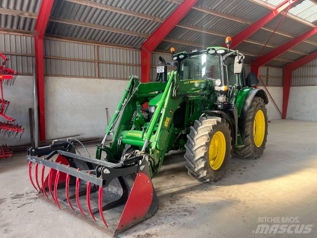 John Deere 6120 M Tractoare