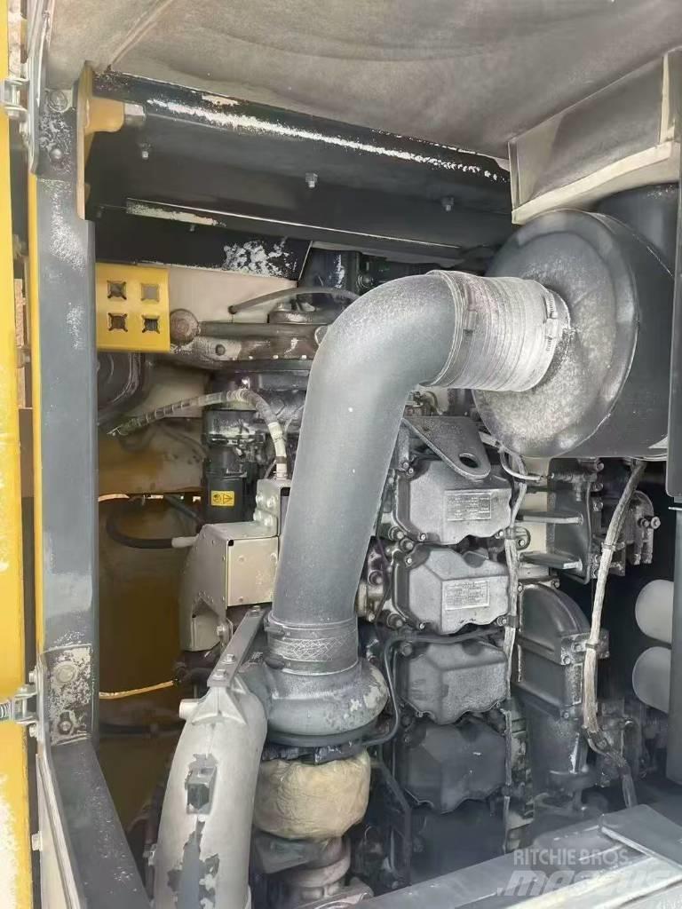 Komatsu pc850 Excavatoare pe șenile

