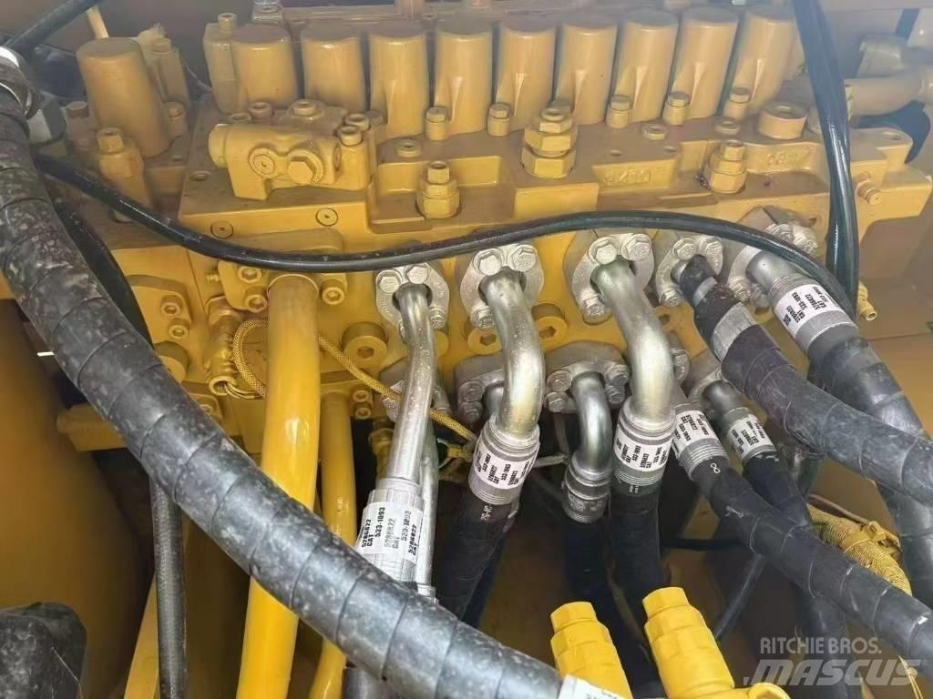 CAT 323GC Excavatoare pe șenile
