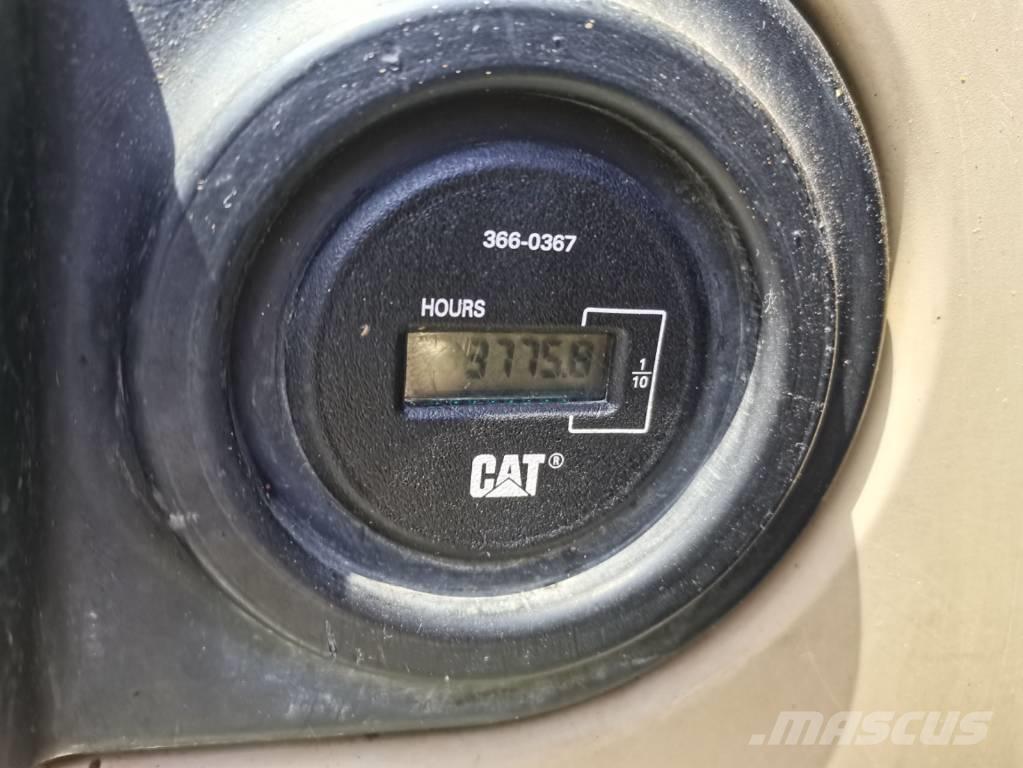 CAT 320 C L Excavatoare pe șenile
