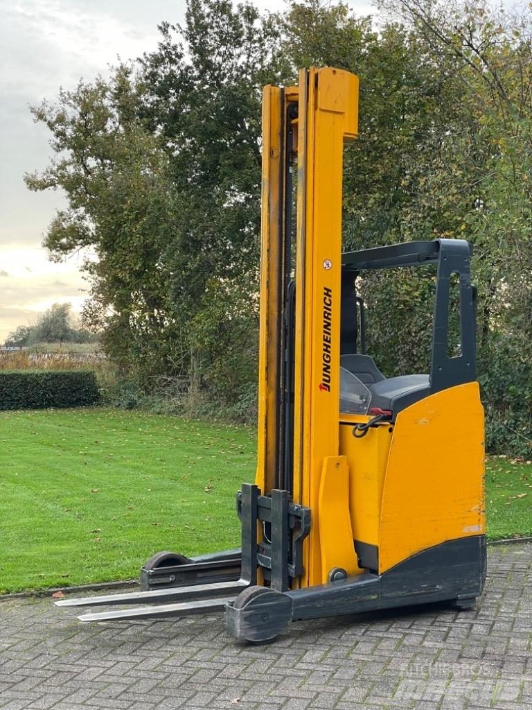 Jungheinrich ETV 114 Stivuitor cu catarg retractabil