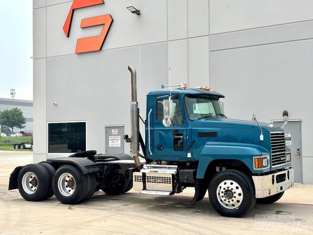Mack Pinnacle Autotractoare