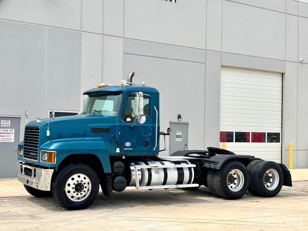 Mack Pinnacle Autotractoare