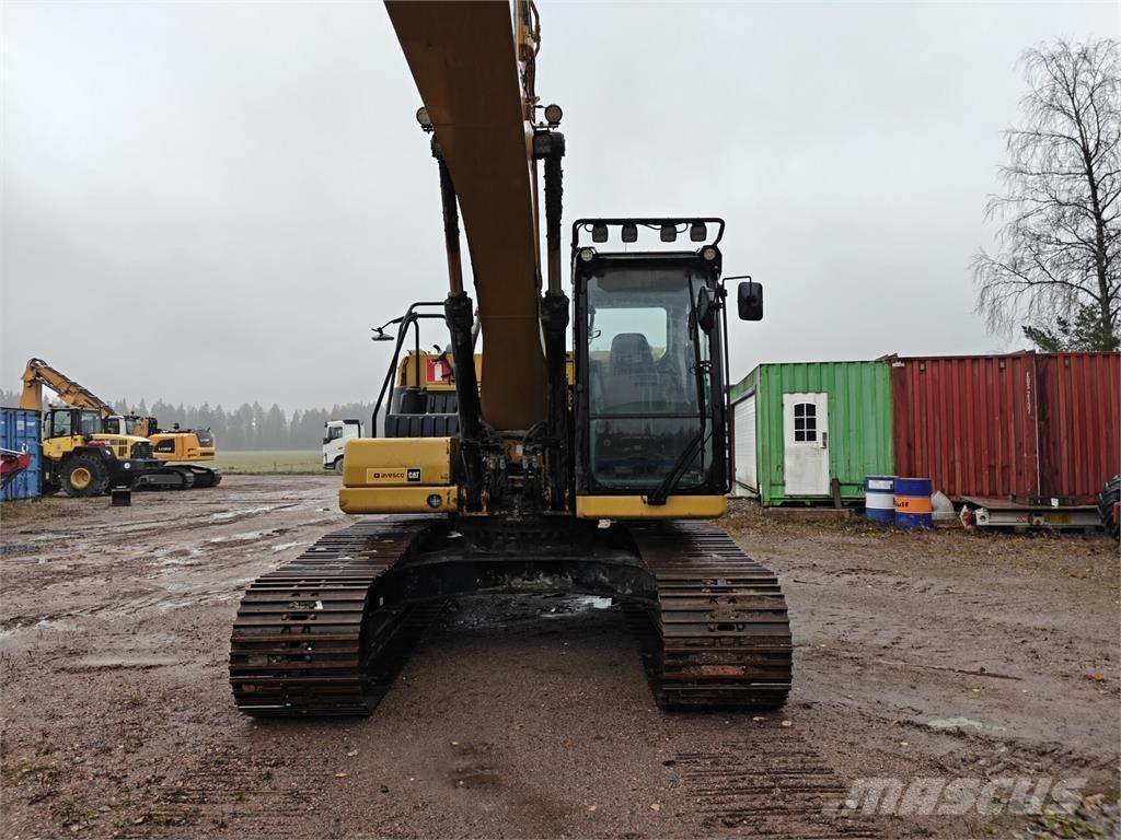 CAT 320 Excavatoare pe șenile
