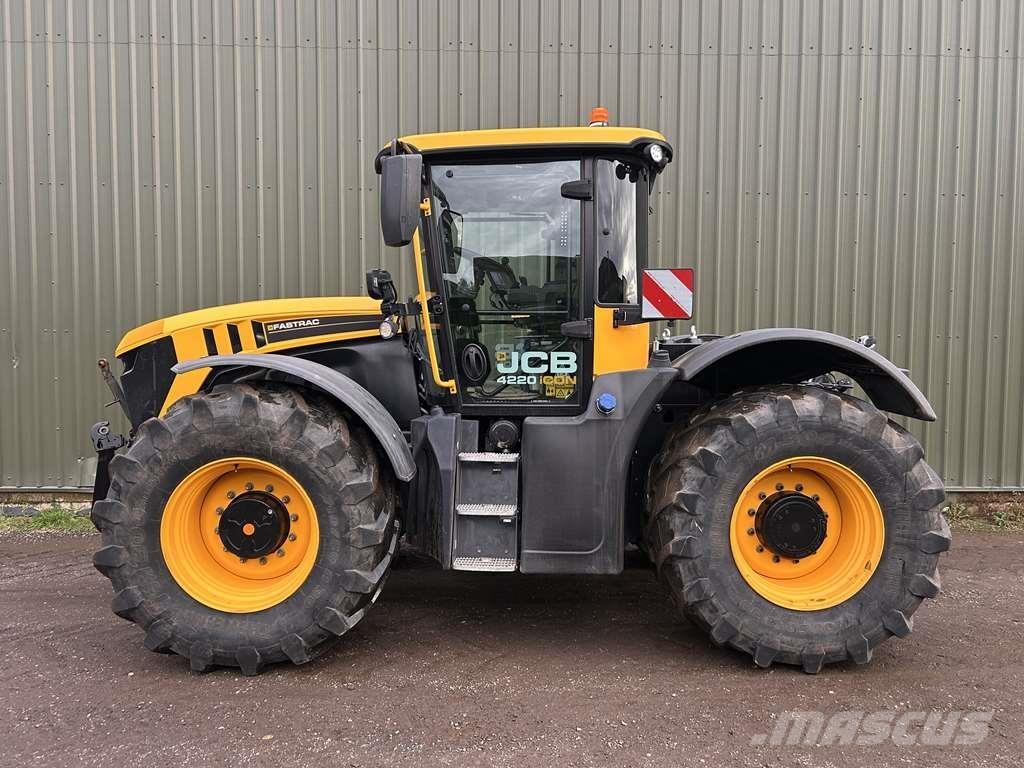 JCB Fastrac 4220 Tractoare