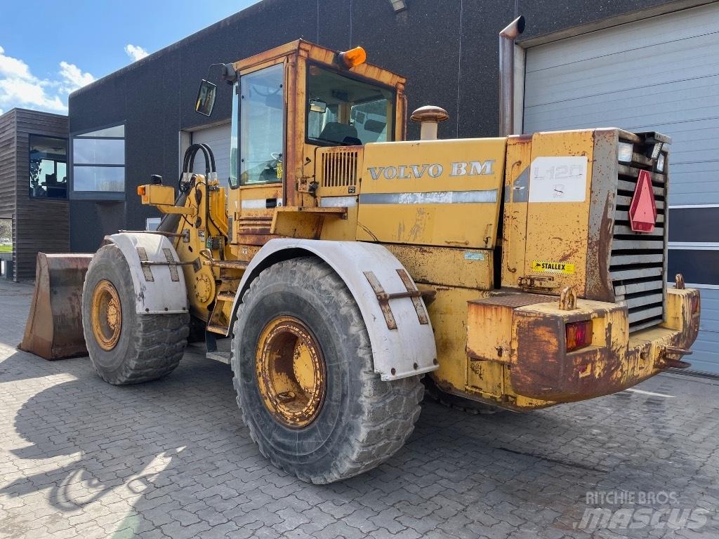 Volvo L120B Incarcator pe pneuri