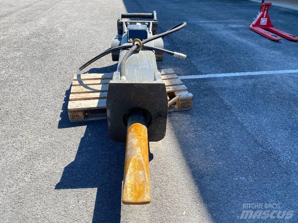CASE CB370S Ciocane / Concasoare