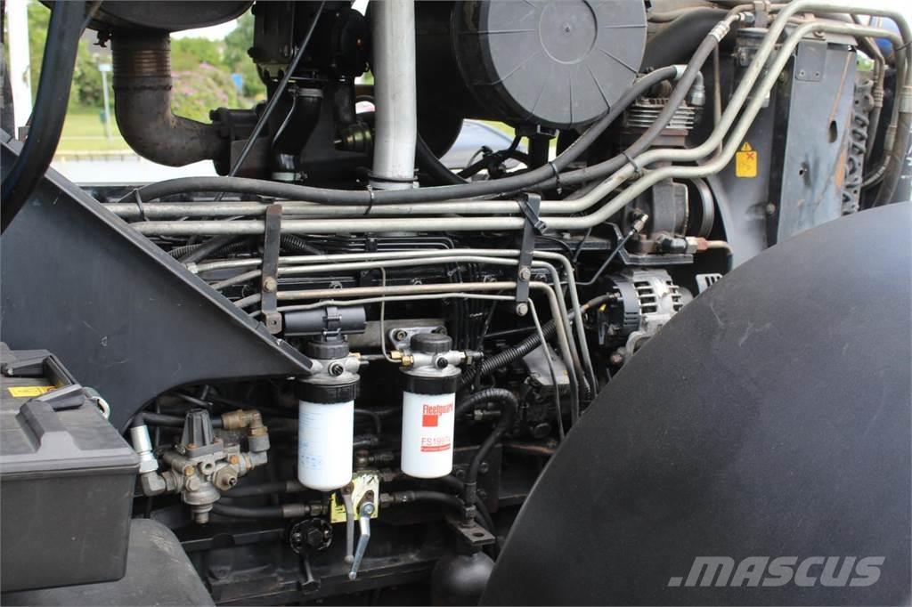 New Holland TM175 Tractoare