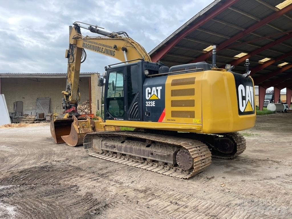 CAT 323 EL Excavatoare pe șenile
