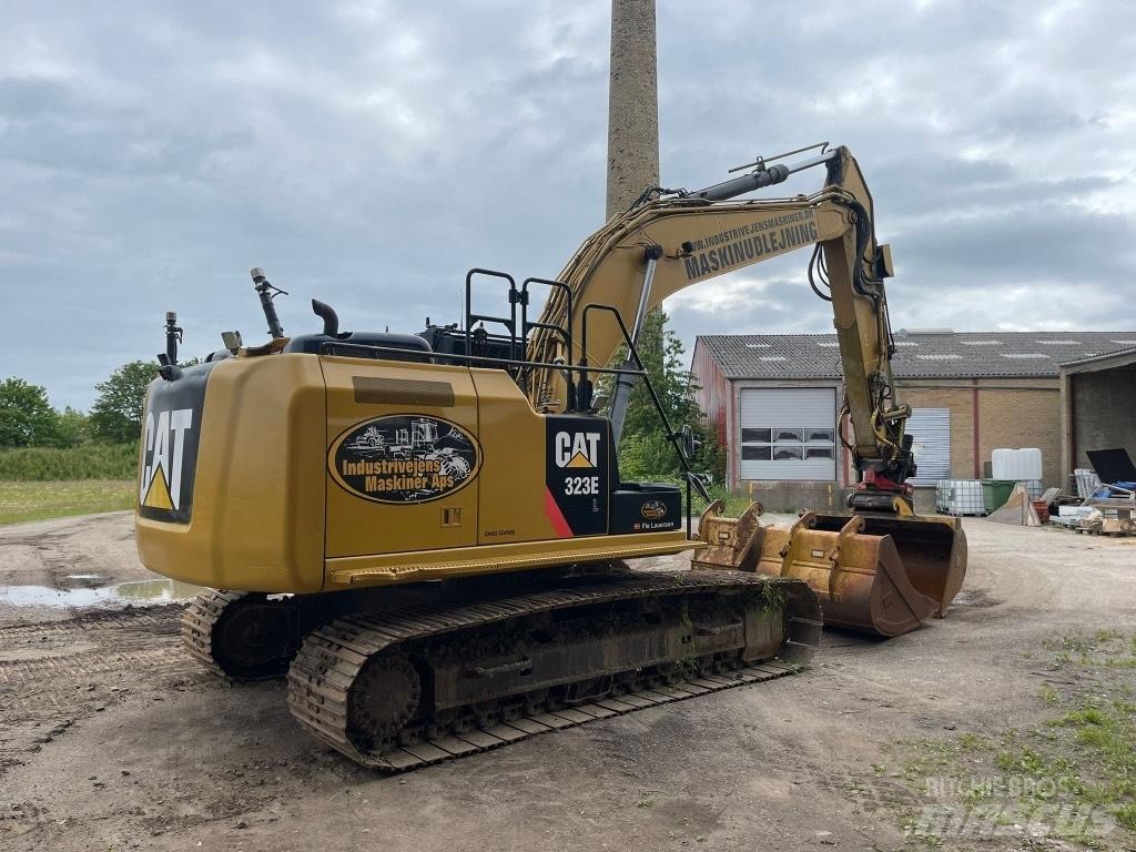CAT 323 EL Excavatoare pe șenile
