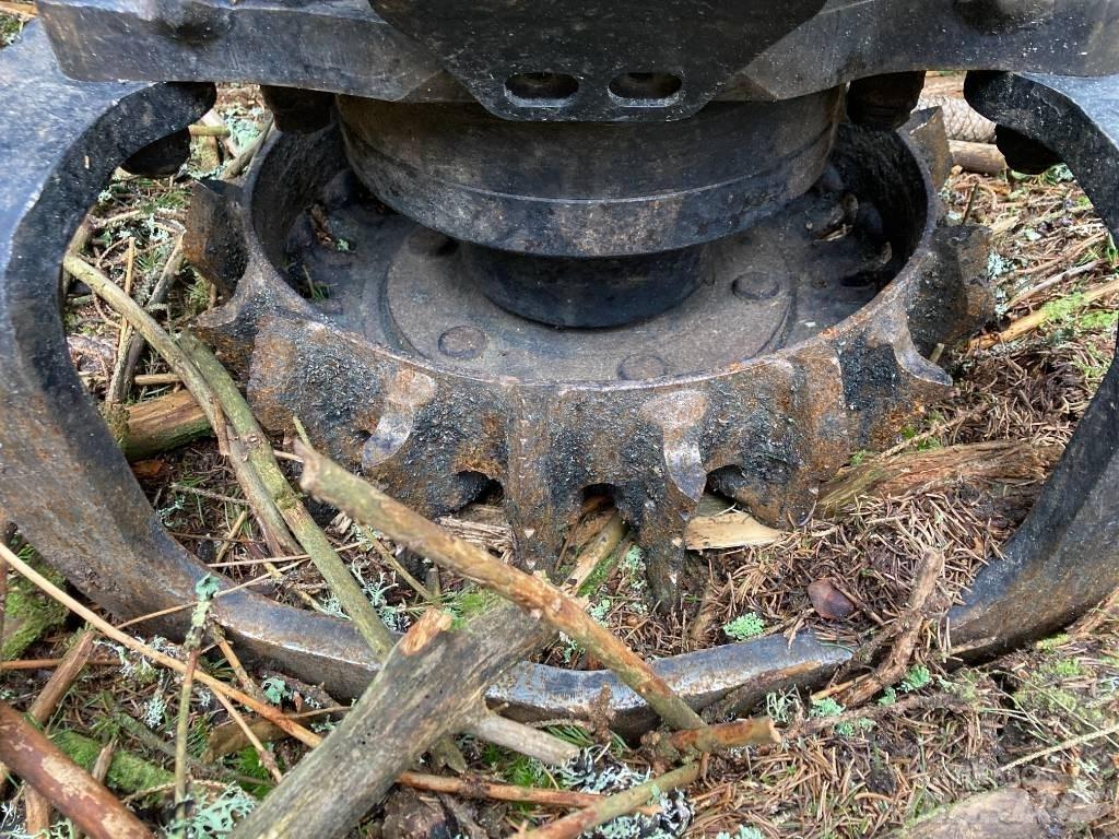 Komatsu C 144 Capete pentru culegatoare