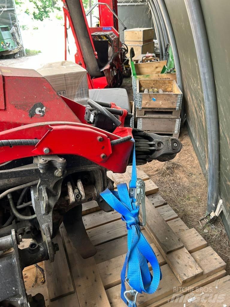 Komatsu C 144 Capete pentru culegatoare