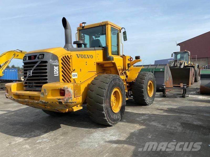 Volvo L 120 E Incarcator pe pneuri