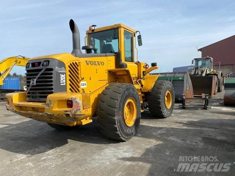 Volvo L 120 E.Ref.10 Incarcator pe pneuri