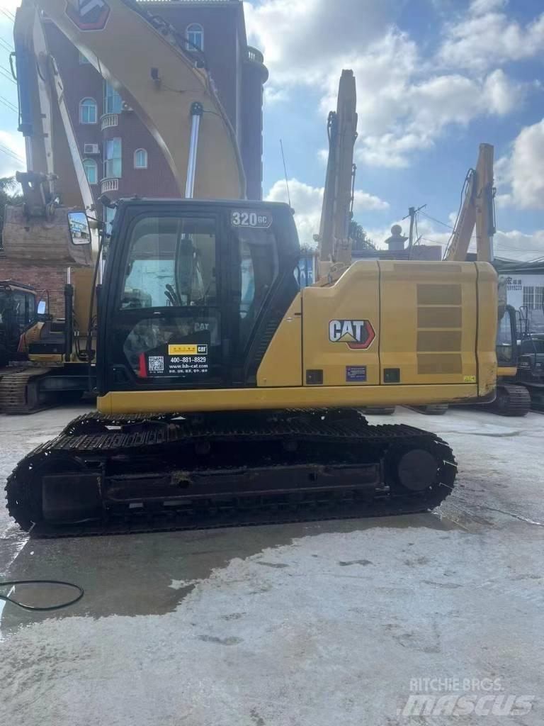 CAT 320 Excavatoare pe șenile
