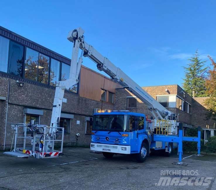 Bronto F32 RL Platforme aeriene montate pe camion