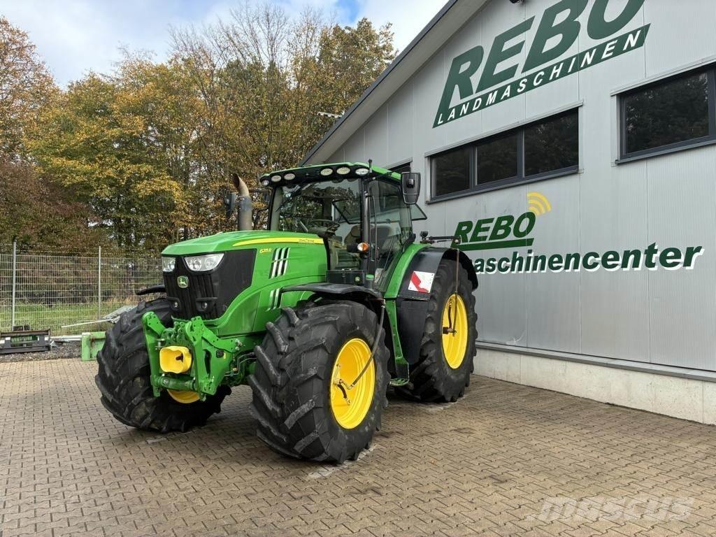John Deere 6215R Tractoare