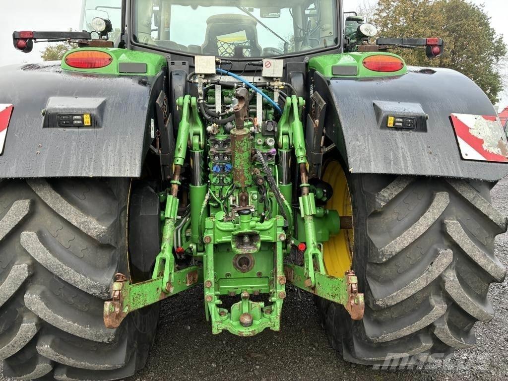 John Deere 6215R Tractoare