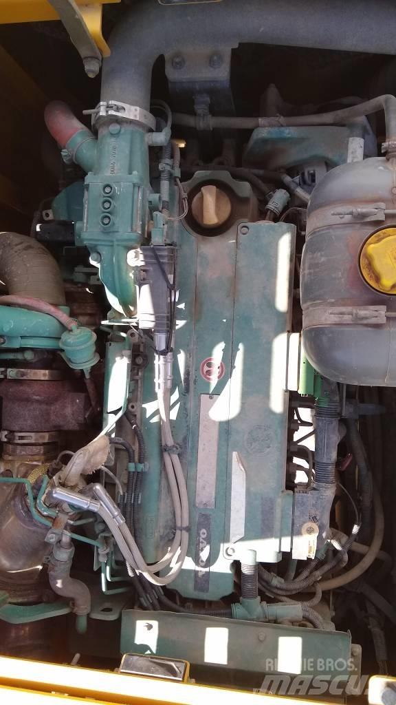 Volvo EC220DL Excavatoare pe șenile
