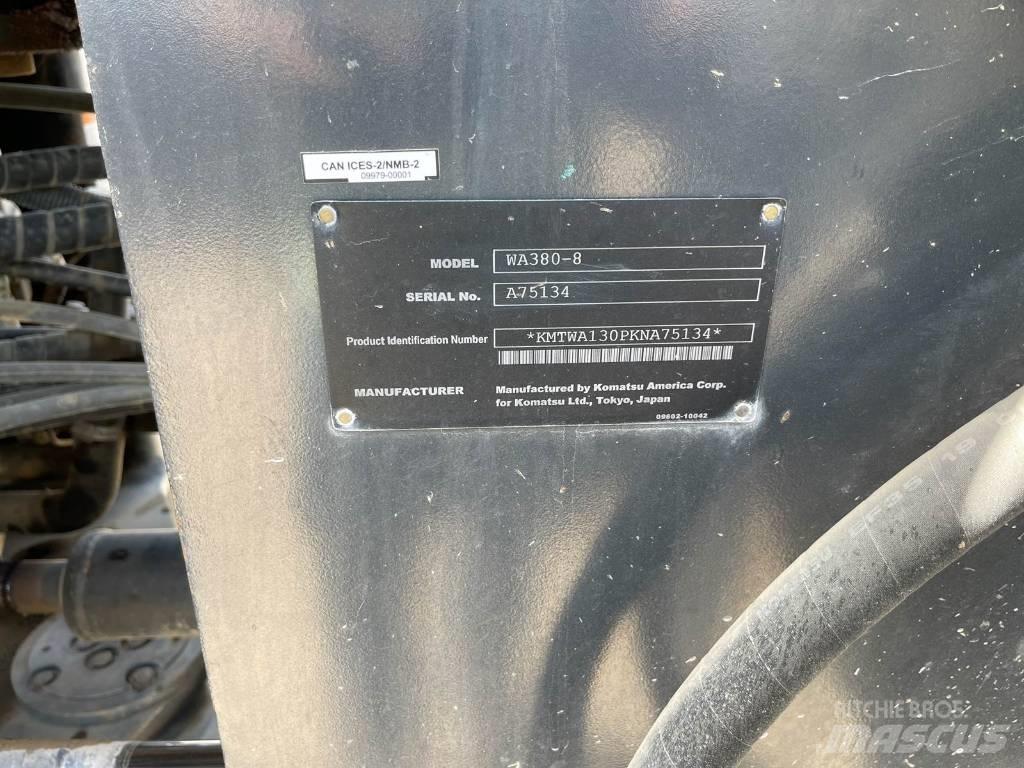 Komatsu WA 380-8 Incarcator pe pneuri