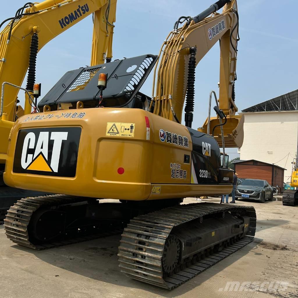 CAT 323D2L Excavatoare pe șenile
