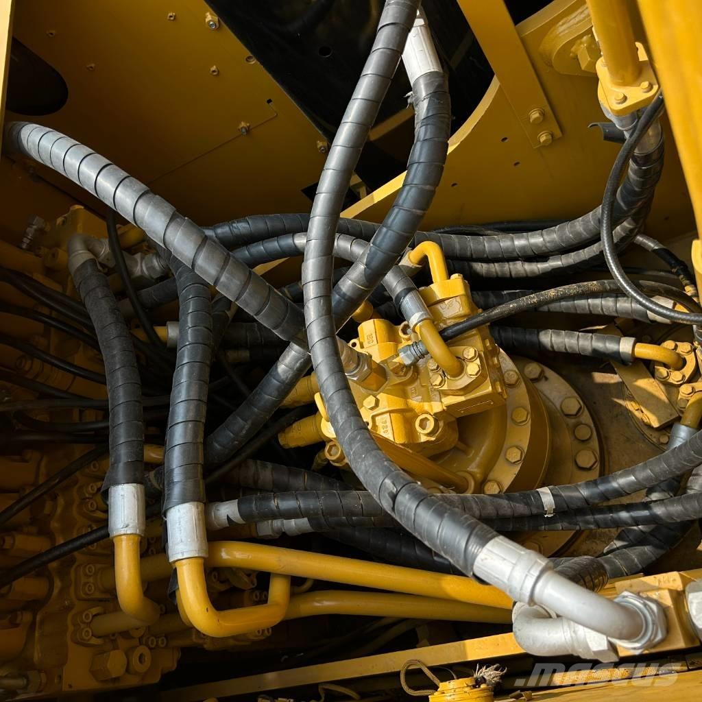 CAT 323D2L Excavatoare pe șenile
