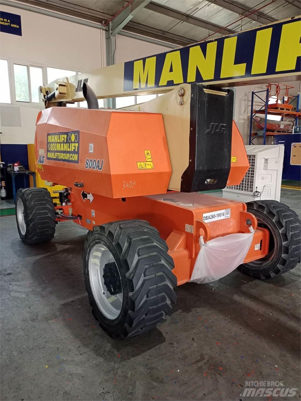 JLG 800AJ Nacele cu brat articulat