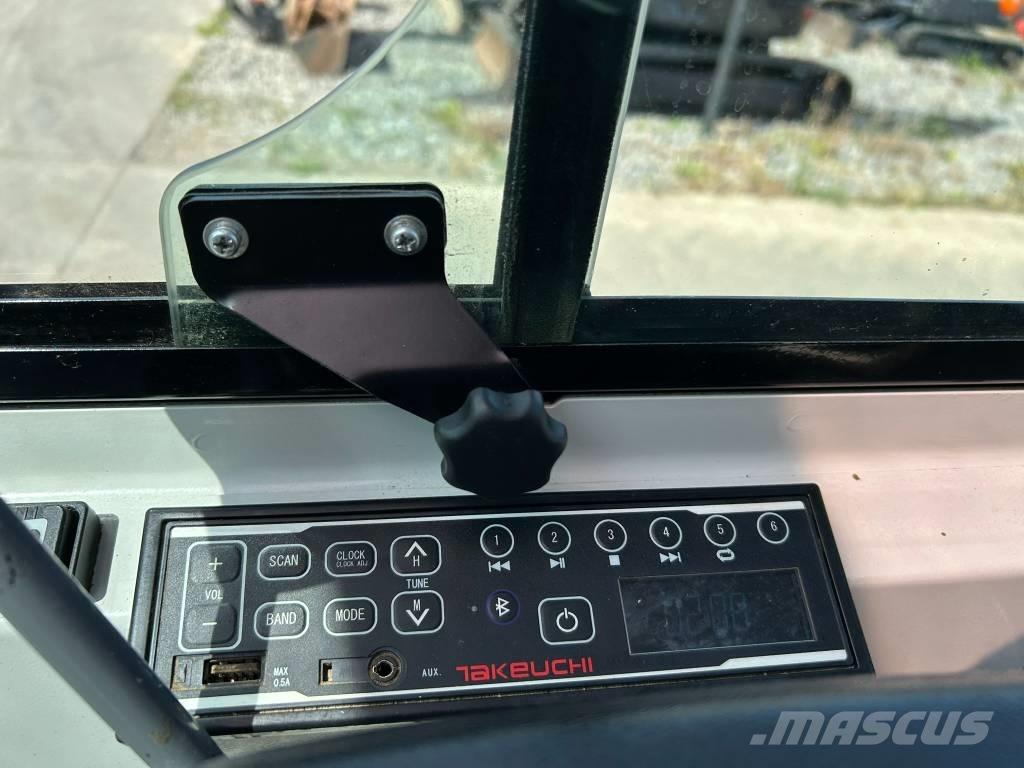 Takeuchi TB 216 Mini incarcator