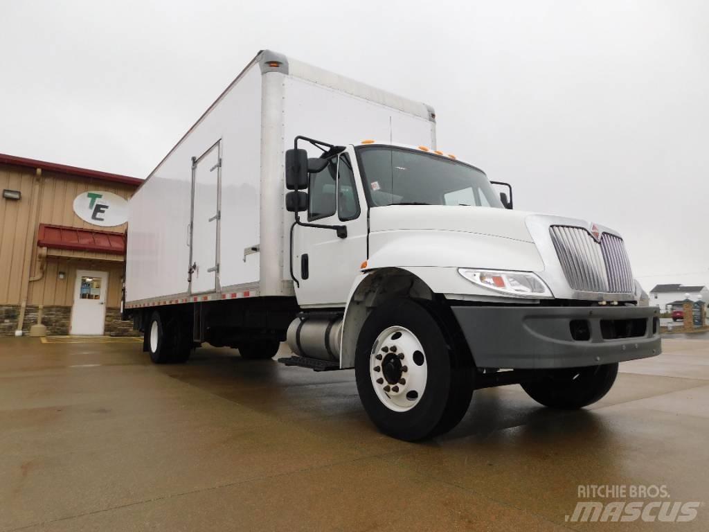 International 4300 Camion cadru container