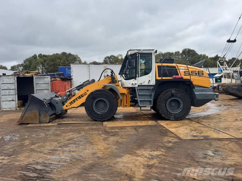 Liebherr L556 Incarcator pe pneuri