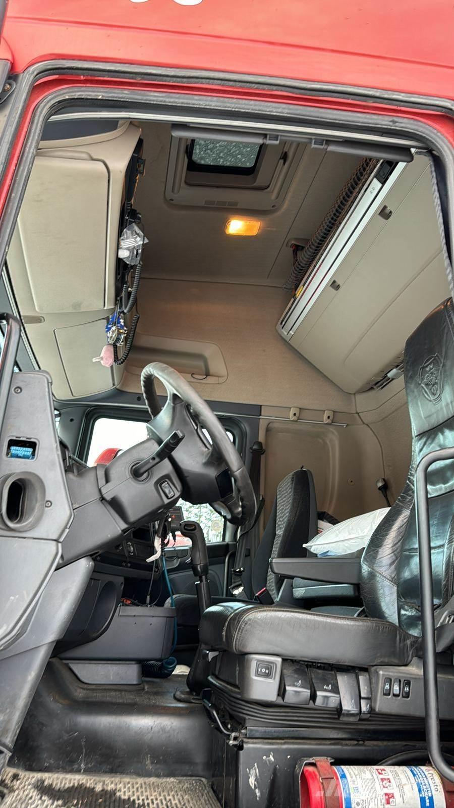 Scania R560 Camion transport aschii