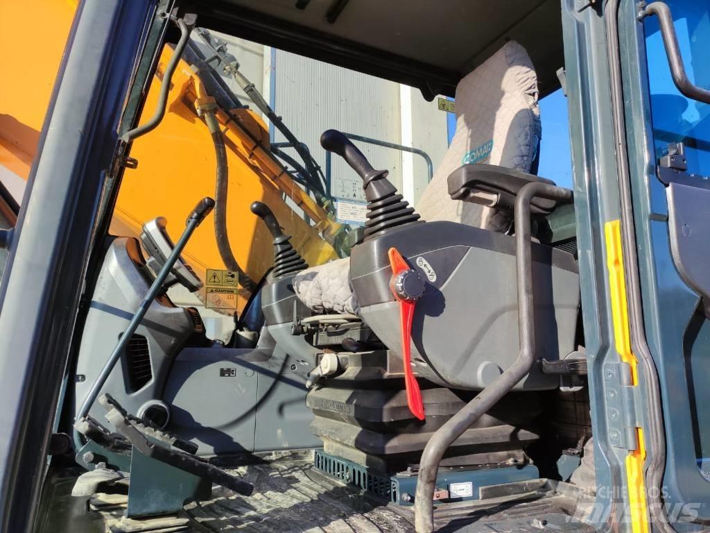 Hyundai HX220NL Excavatoare pe șenile
