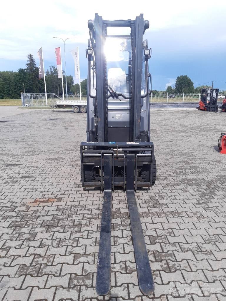 Linde E30HL Stivuitor electric