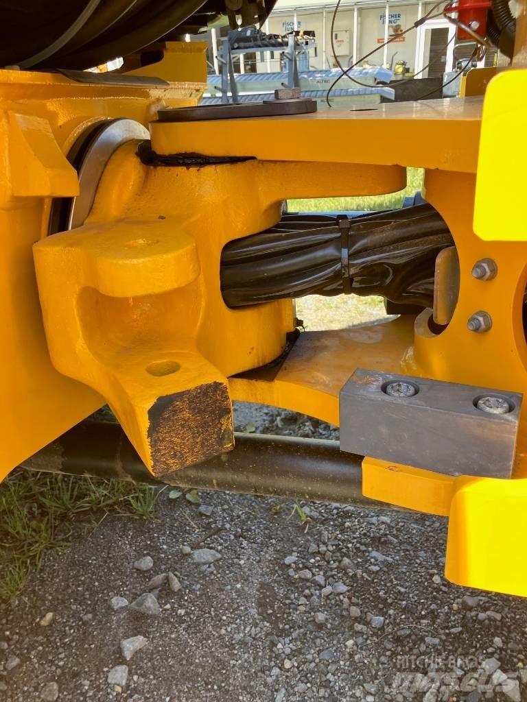 JCB TM 220 Incarcator pe pneuri
