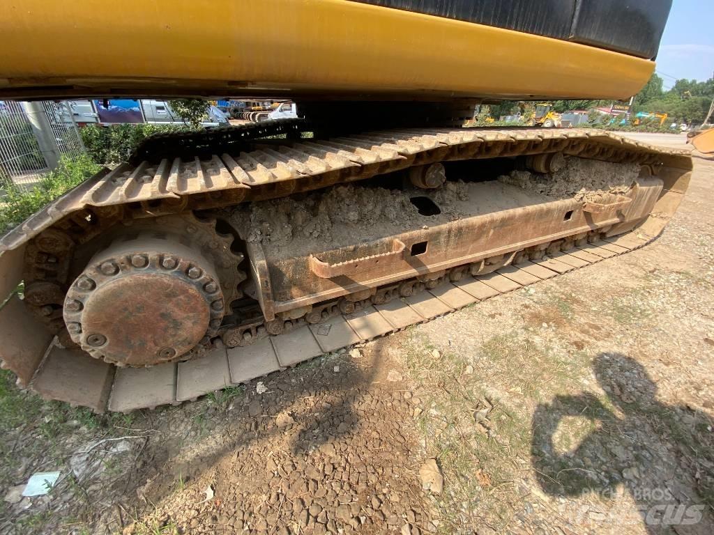 CAT 324D Excavatoare pe șenile
