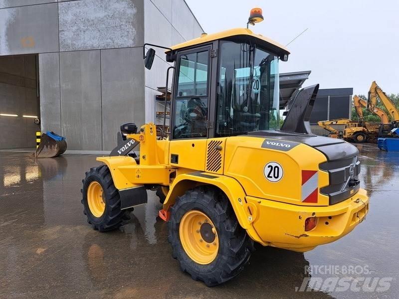 Volvo L 35 G Incarcator pe pneuri