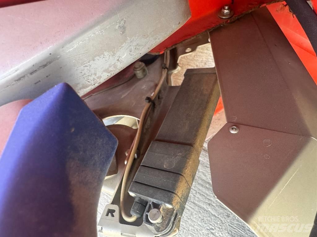 Kuhn Axis 30.1 W Împrastierea mineralelor