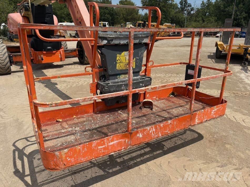 JLG 1250 AJP Nacele cu brat articulat