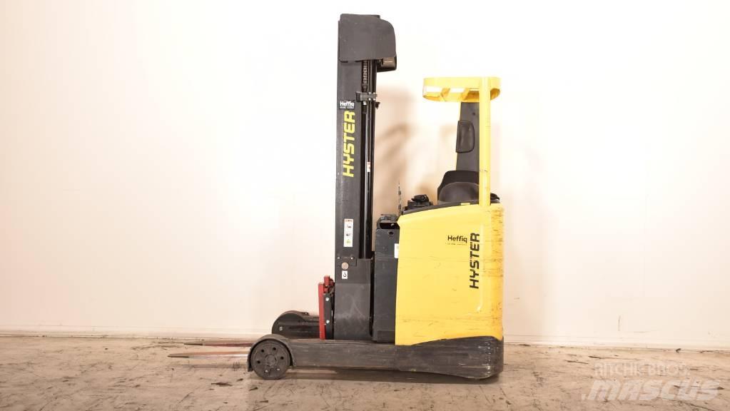 Hyster R 1.6 Stivuitor cu catarg retractabil