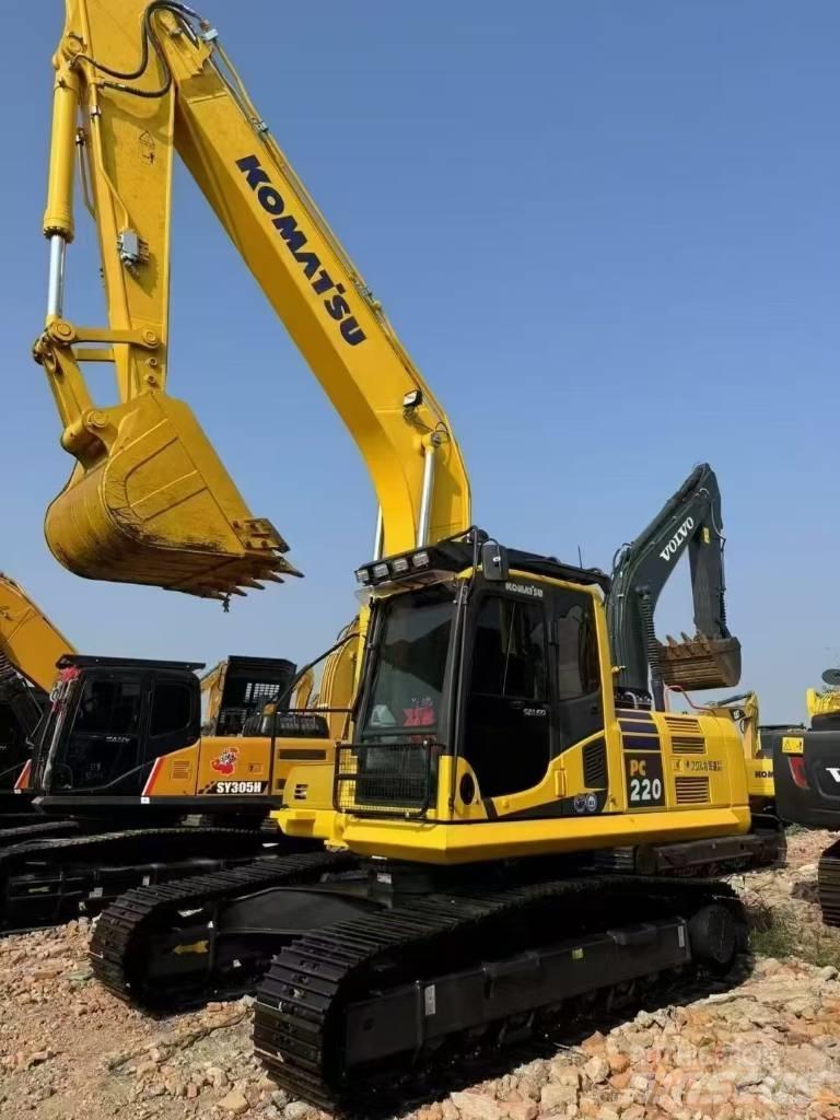 Komatsu PC 220 Excavatoare pe șenile
