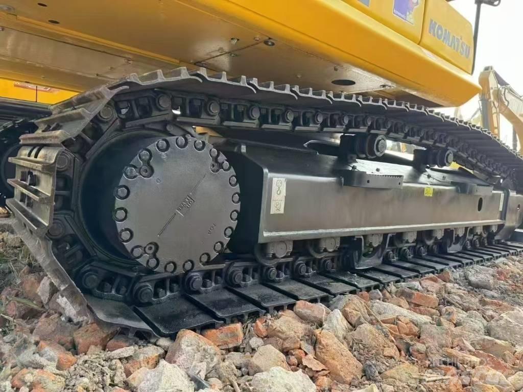 Komatsu PC 220 Excavatoare pe șenile
