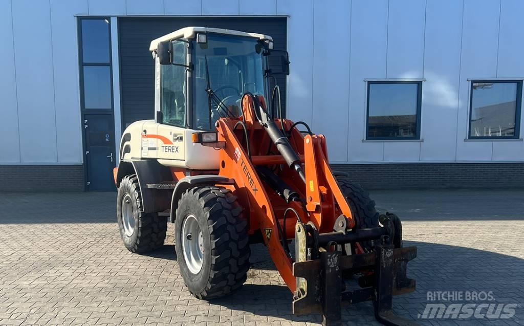 Schaeff SKL 844 Incarcator pe pneuri