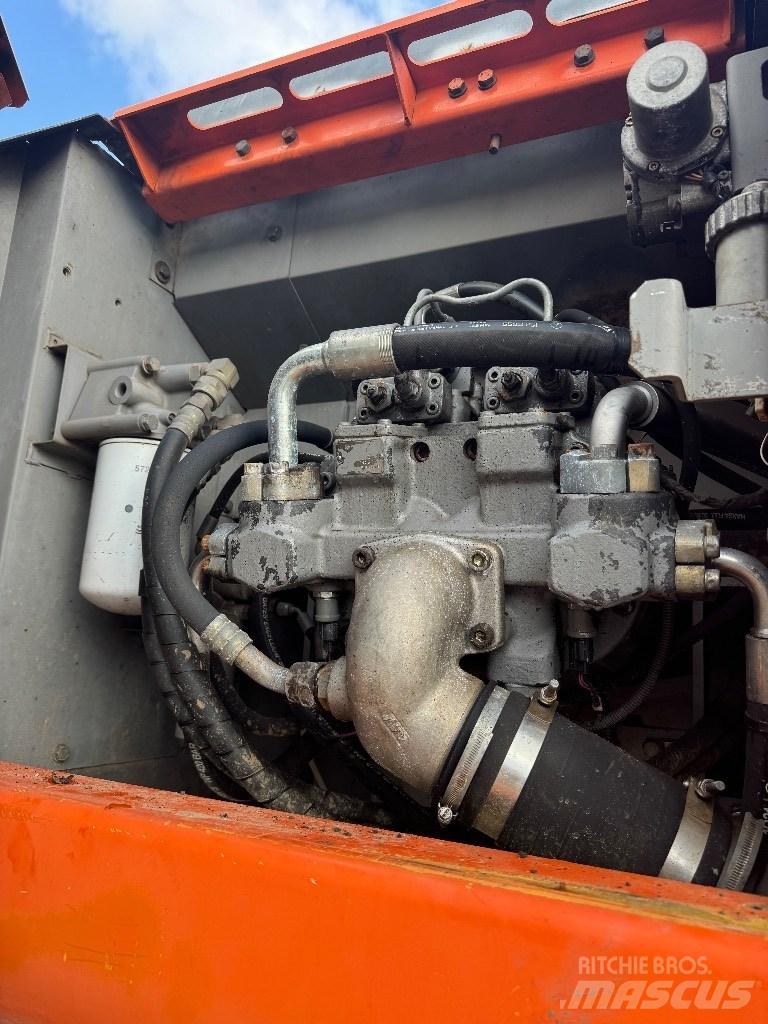 Hitachi ZX 210 Excavatoare pe șenile
