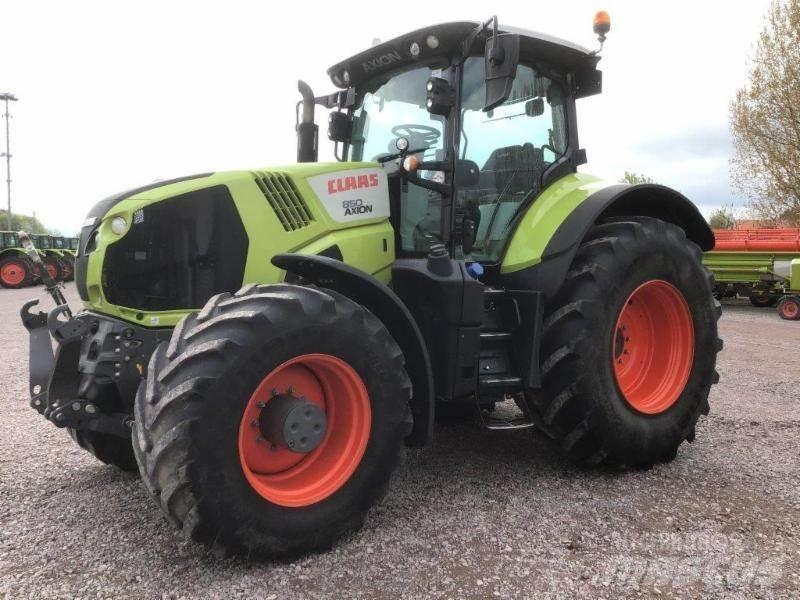 CLAAS AXION 850 Tractoare