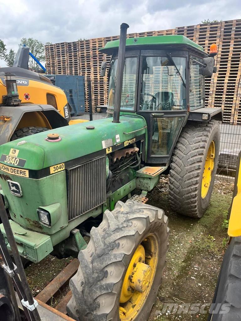 John Deere 3040 Tractoare
