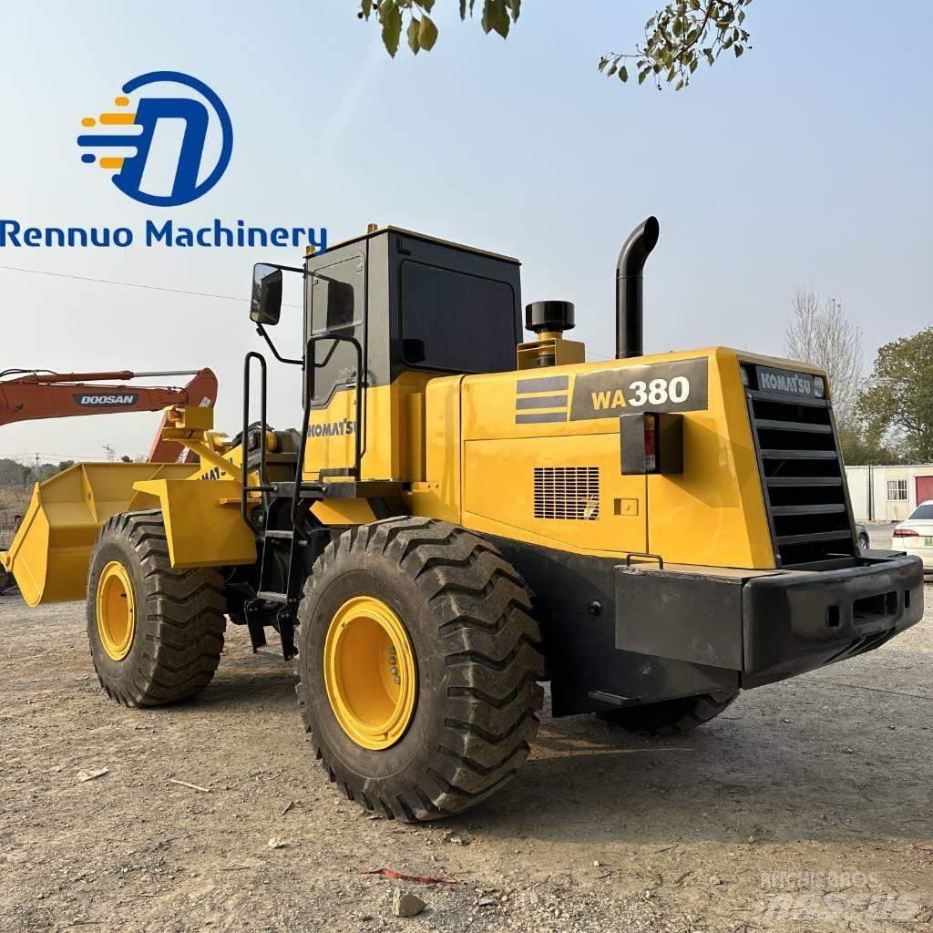 Komatsu WA380 Incarcator pe pneuri