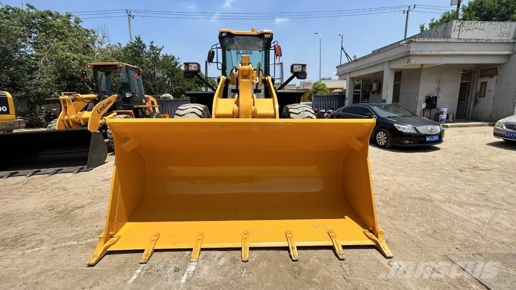 SDLG LG 956 L Incarcator pe pneuri